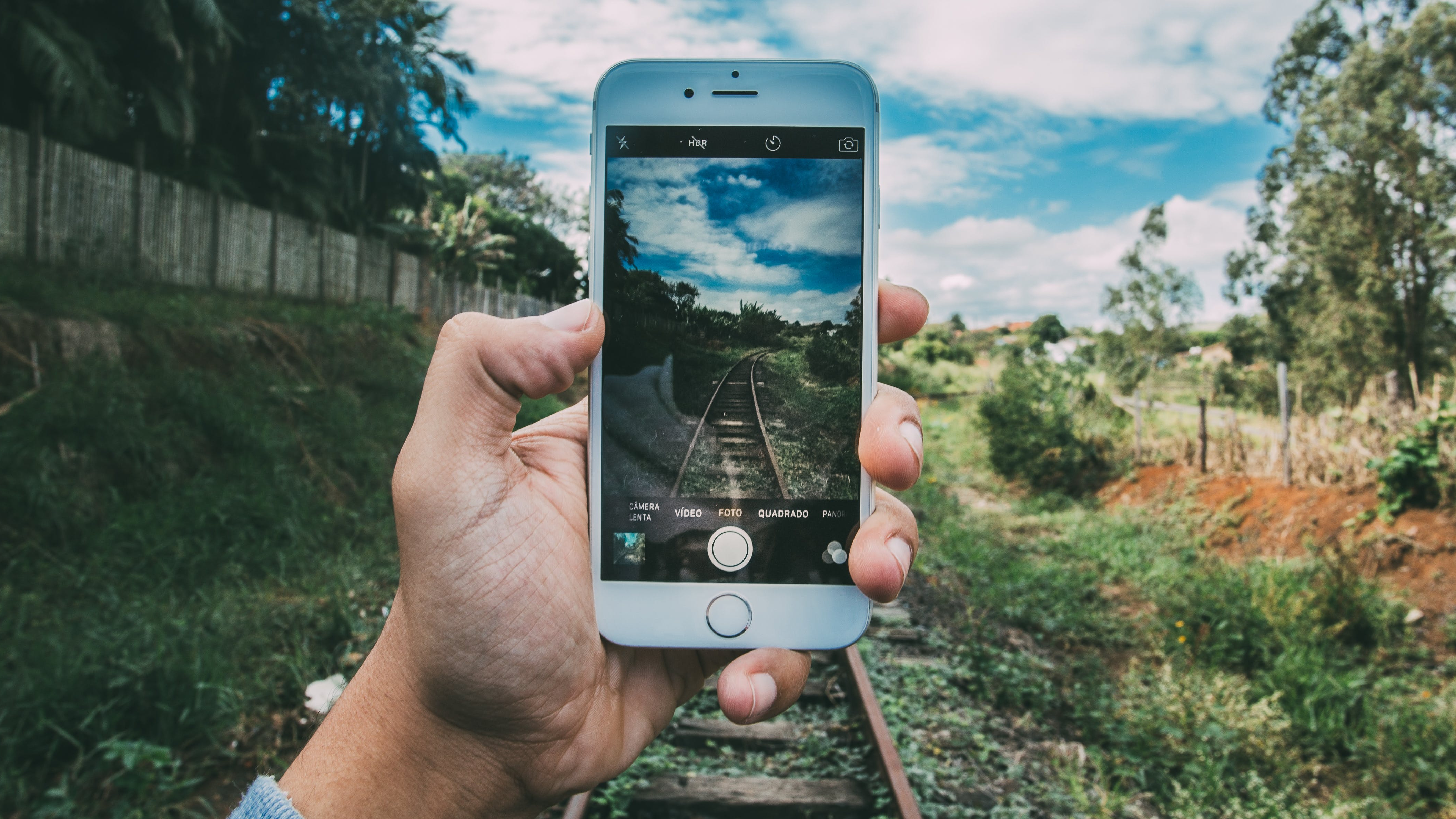 It’s right to complain about a smartphone’s price – here’s why | TBC News