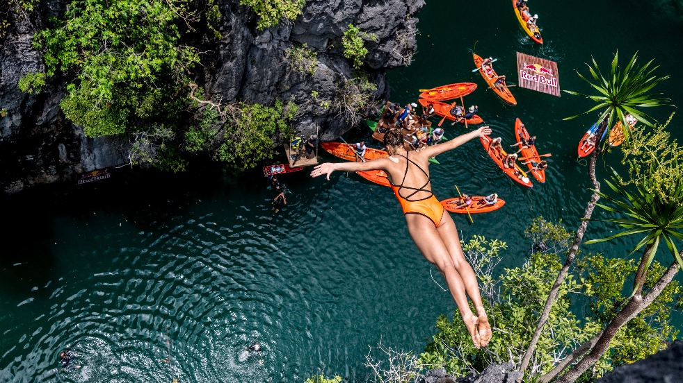 Hunt and Iffland Win Big in Red Bull Cliff Diving Season Opener in the Philippines – TBC News