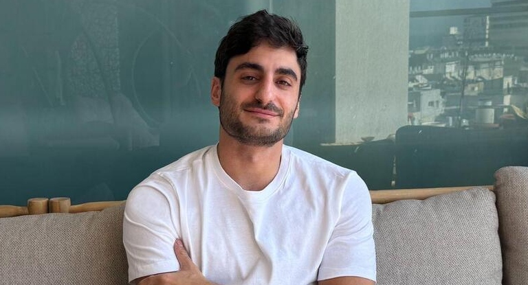 Bootstrapped Bro Hacks AI Hype, Sells Side Project for $80M, Proves Unicorns Now Come in Packs of One