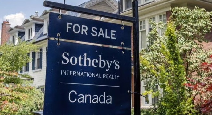 Luxury Homes Laugh in the Face of Recession—Poor People, Please Look Away